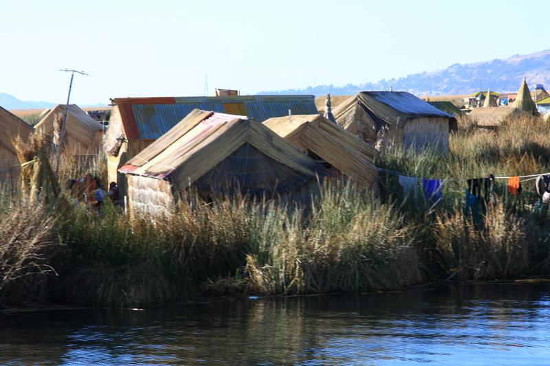 727-Lago Titicaca,isole galleggianti,13 luglio 2013.JPG